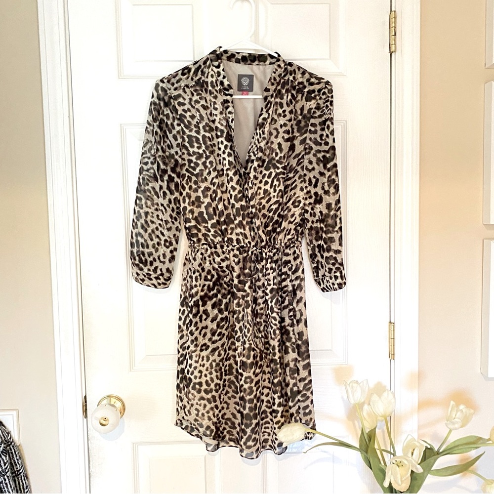 Leopard Print Long Sleeve Dress
VINCE CAMUTO